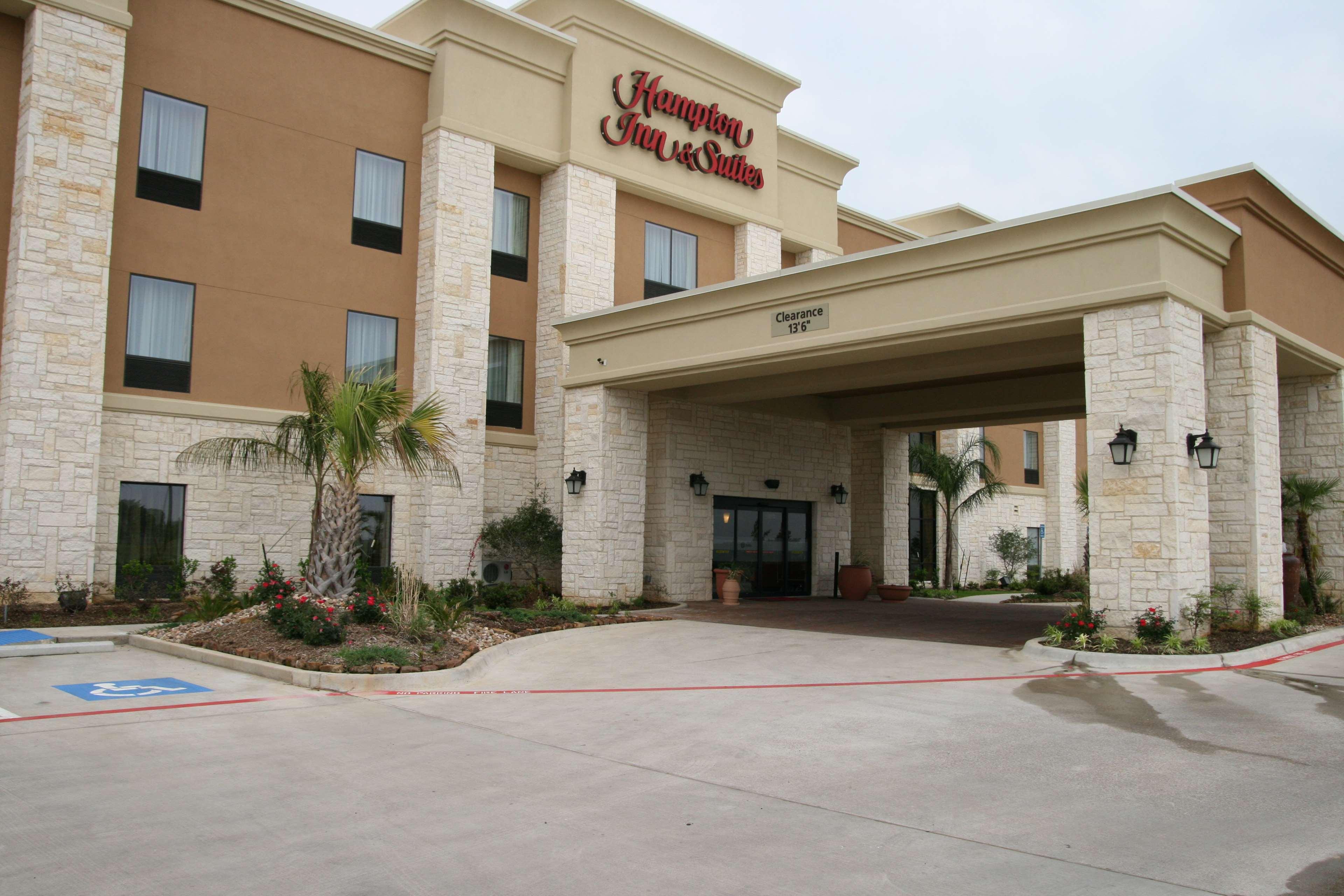 Hampton Inn & Suites Buffalo Exterior photo