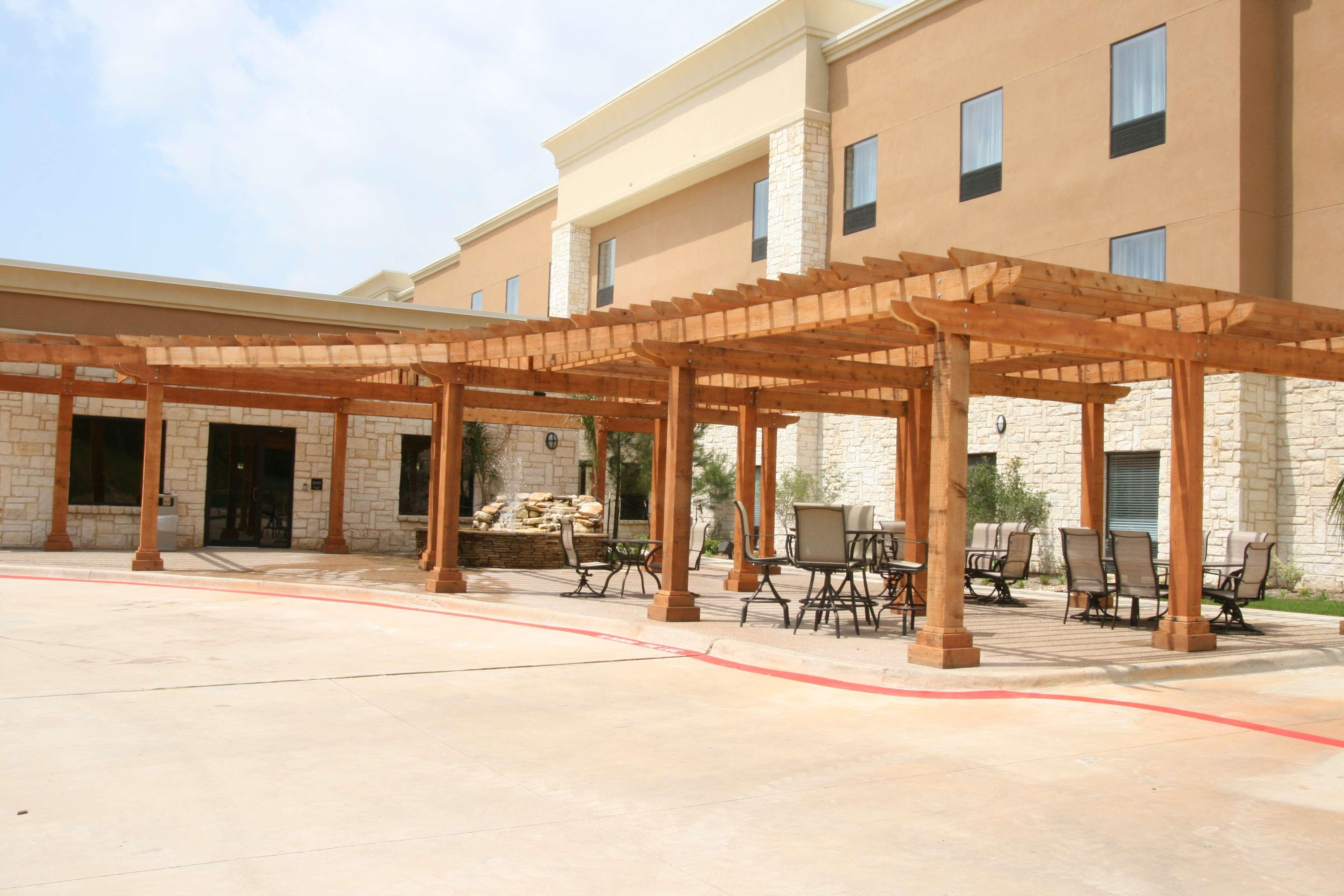 Hampton Inn & Suites Buffalo Exterior photo